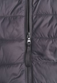 Born2be - Szara Pikowana Kamizelka Przejściowa z Kapturem Neanissa. Okazja: na co dzień. Typ kołnierza: kaptur. Kolor: szary. Materiał: jeans. Styl: casual #4