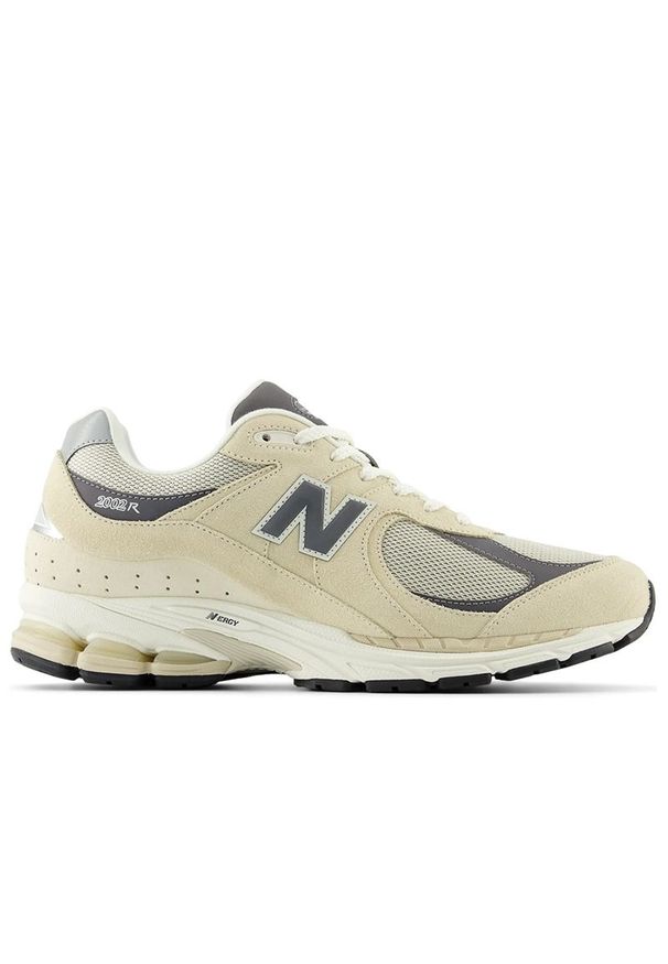 Buty New Balance M2002RFA - beżowe. Okazja: na co dzień. Kolor: beżowy. Materiał: guma, zamsz, skóra. Szerokość cholewki: normalna. Sport: bieganie