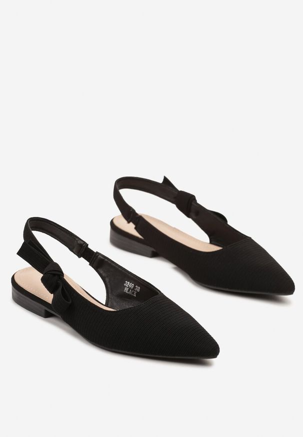 Renee - Czarne Sandały Slingback z Tweedowymi Zdobieniami Calritis. Okazja: na co dzień, na spacer. Zapięcie: pasek. Kolor: czarny. Materiał: jeans. Wzór: aplikacja. Obcas: na obcasie. Styl: elegancki, casual. Wysokość obcasa: niski