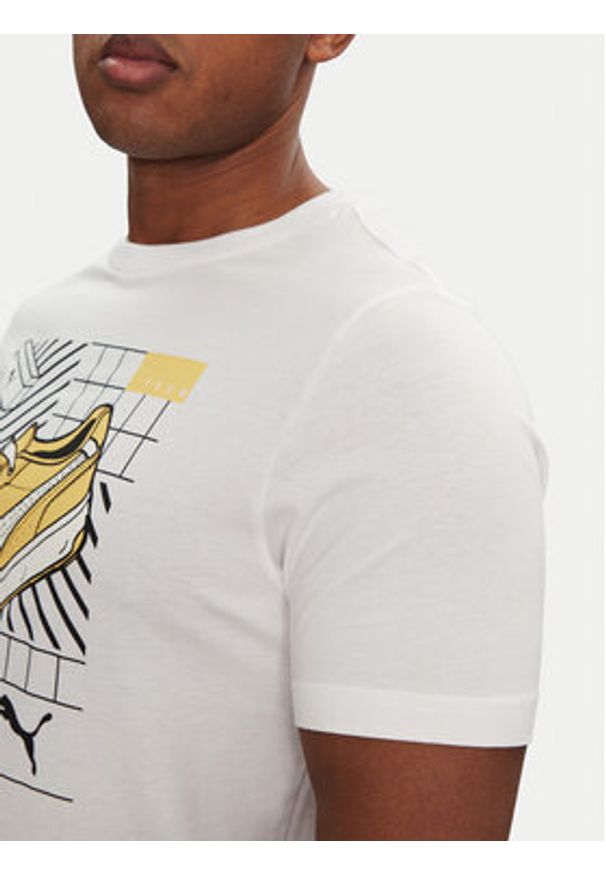 Puma T-Shirt Sneaker 684830 Biały Regular Fit. Kolor: biały. Materiał: bawełna