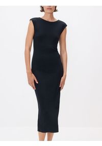 Reserved - Sukienka midi z modalem - czarny. Kolor: czarny. Materiał: dzianina. Długość: midi