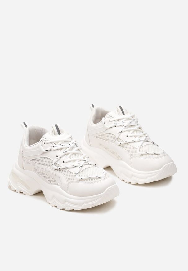 Renee - Białe Sneakersy na Masywnej Podeszwie z Siateczkowym Wstawkami i Ozdobnymi Sznurówkami Ollavia. Kolor: biały