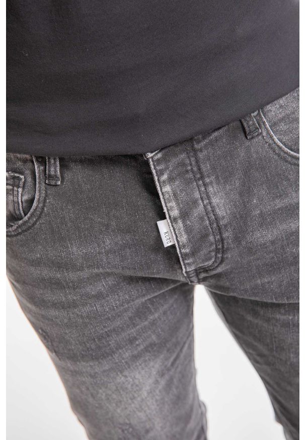 Takeshy Kurosawa Jeansy "Slim Fit" | 83449 | Slim Fit | Mężczyzna | Czarny. Kolor: czarny. Wzór: aplikacja. Styl: klasyczny