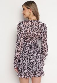 Born2be - Czarno-Różowa Dopasowana Sukienka Mini z Marszczeniami i Bufiastymi Rękawami Cirela. Kolor: czarny. Styl: wizytowy. Długość: mini #6