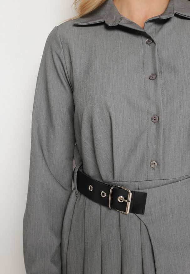 Born2be - Szara Sukienka Koszulowa z Plisowanym Asymetrycznym Dołem z Paskiem Vattea. Kolor: szary. Typ sukienki: koszulowe, asymetryczne