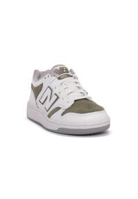 Buty do chodzenia dla dzieci New Balance PSB480VO. Kolor: biały. Materiał: skóra. Szerokość cholewki: normalna. Sport: turystyka piesza