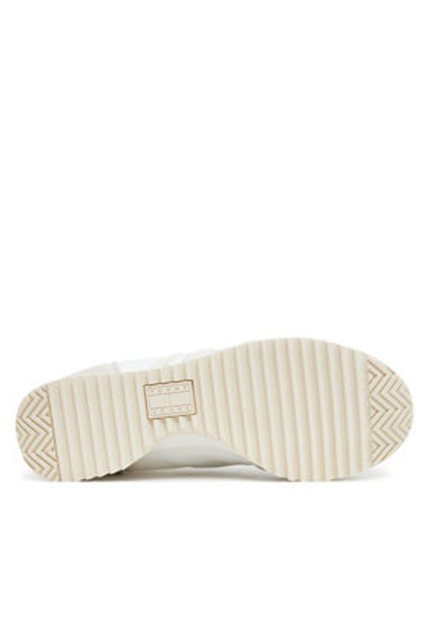 Tommy Jeans Sneakersy Tjw Retro Runner Cleated EN0EN02717 Biały. Kolor: biały. Materiał: skóra, zamsz