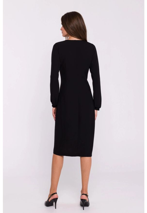 Stylove - Elegancka sukienka z dekoltem V i zakładkami czarna. Typ kołnierza: typu klepsydra. Kolor: czarny. Materiał: materiał, elastan, tkanina. Typ sukienki: kopertowe, asymetryczne. Styl: elegancki