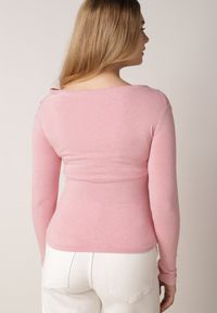 Born2be - Różowa Bluzka z Bawełną Dekoltem Typu Łódka i Marszczeniem Typhatos. Okazja: na co dzień. Kolor: różowy. Materiał: bawełna. Styl: casual, elegancki #4