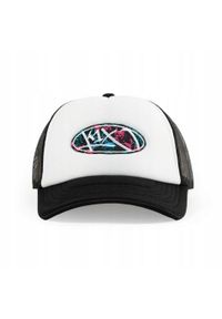 Czapka z daszkiem K1X Badge Trucker Snapback - KXM241-052. Kolor: czarny, biały, wielokolorowy
