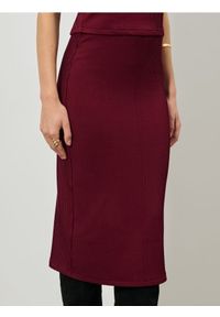 Sinsay - Prążkowana spódnica midi - bordowy. Kolor: czerwony. Materiał: prążkowany #1