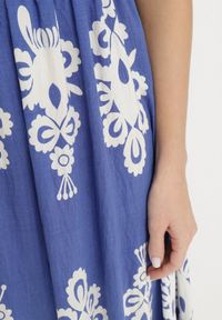 Born2be - Niebieska Wiskozowa Sukienka w Ornamentalne Wzory o Rozkloszowanym Kroju Divessa. Kolor: niebieski. Materiał: wiskoza. Długość rękawa: krótki rękaw. Typ sukienki: proste #5
