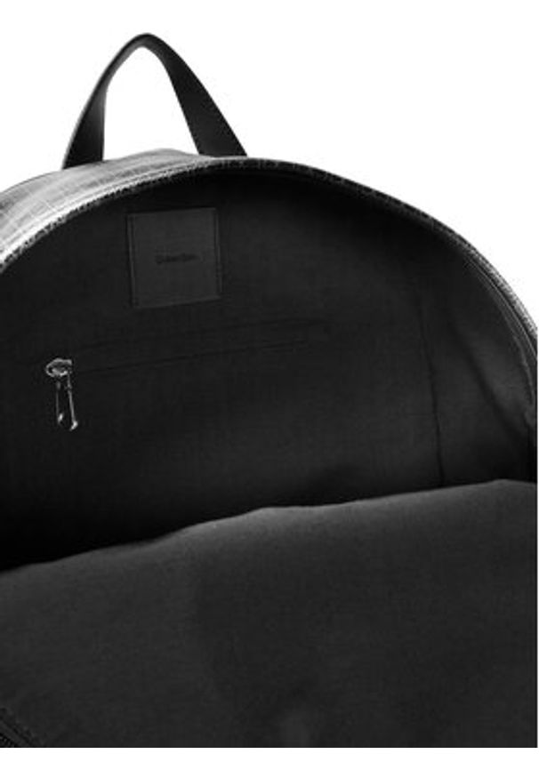 Calvin Klein Plecak Emblem Aop Coated Backpack LV04D3313G Czarny. Kolor: czarny. Materiał: materiał