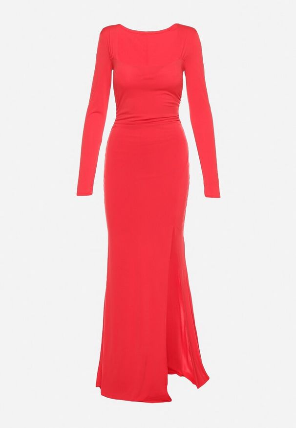 Born2be - Czerwona Koktajlowa Dopasowana Sukienka z Usztywnianymi Ramionami i Rozcięciem z Boku Orailia. Okazja: na imprezę. Kolor: czerwony. Typ sukienki: dopasowane. Styl: wizytowy