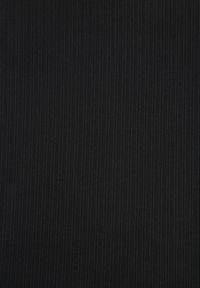 Born2be - Czarny Gładki T-shirt w Klasycznym Stylu Salodone. Okazja: do pracy, na co dzień. Kolor: czarny. Materiał: materiał, jeans. Wzór: gładki. Styl: klasyczny #3