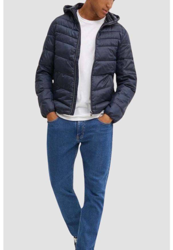 Guess - GUESS Granatowa męska kurtka z kapturem Super Light Puffa Jacket. Typ kołnierza: kaptur. Kolor: niebieski. Styl: elegancki