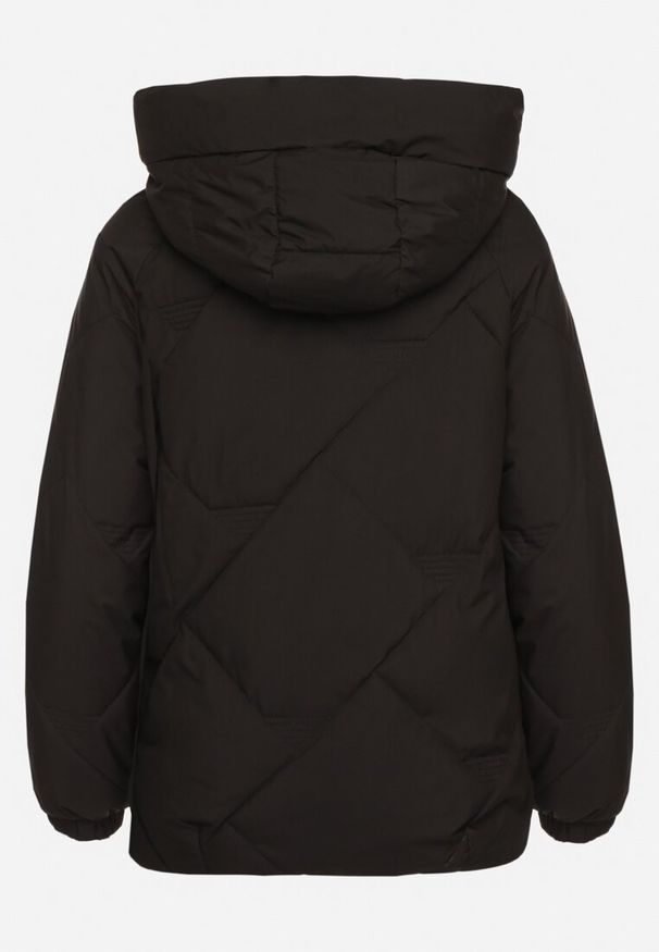 Born2be - Czarna Pikowana Kurtka z Kapturem Rękawy Zakończone Gumką Liliaz. Okazja: na spacer, na co dzień. Typ kołnierza: kaptur. Kolor: czarny. Materiał: jeans. Styl: casual