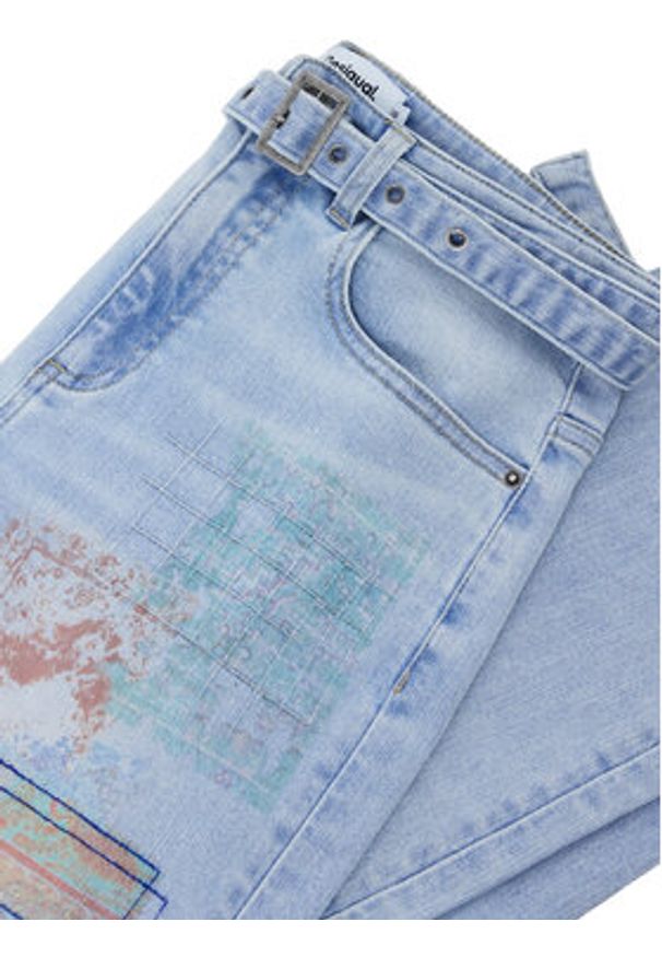 Desigual Jeansy Hawai 25SWDD13 Niebieski Mom Fit. Kolor: niebieski