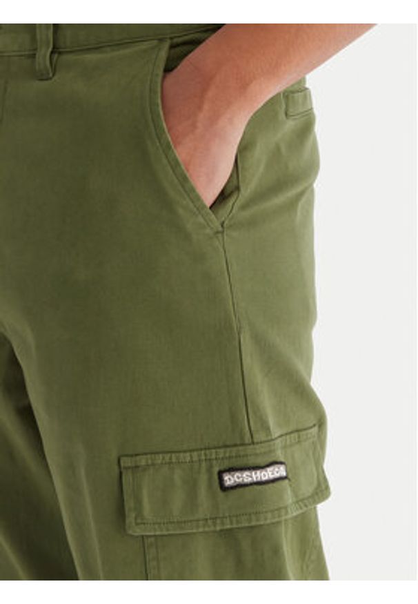 DC Shoes Spodnie cargo Worker Baggy Chino Cargo EDYNP03170 Zielony Relaxed Fit. Kolor: zielony. Materiał: bawełna