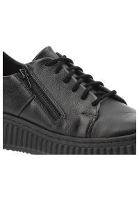 Czarne Sneakersy Wasak Skórzane Obuwie Damskie Na Stopy Wrażliwe. Okazja: na co dzień. Zapięcie: sznurówki. Kolor: czarny. Materiał: skóra. Wzór: grochy. Styl: casual, elegancki #4