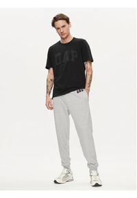 GAP - Gap Spodnie dresowe 868463-02 Szary Regular Fit. Kolor: szary. Materiał: bawełna #4