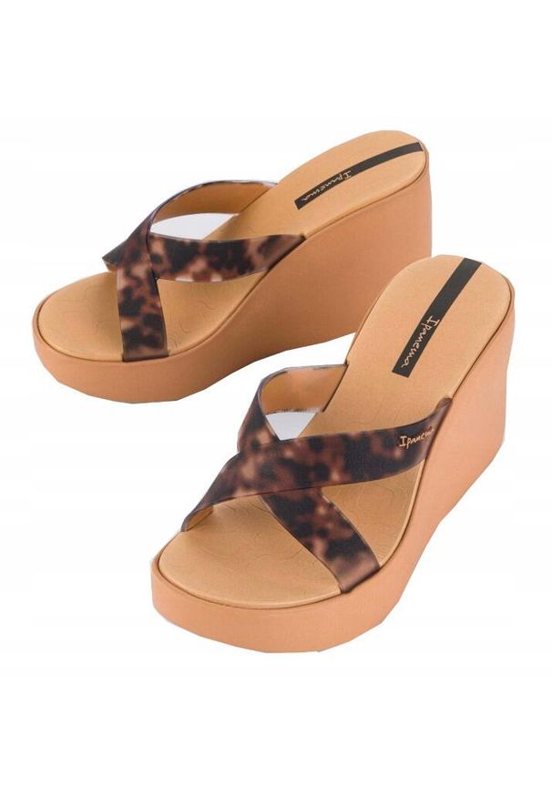 Klapki dla kobiet Ipanema HIGH FASHION SLIDE. Kolor: beżowy