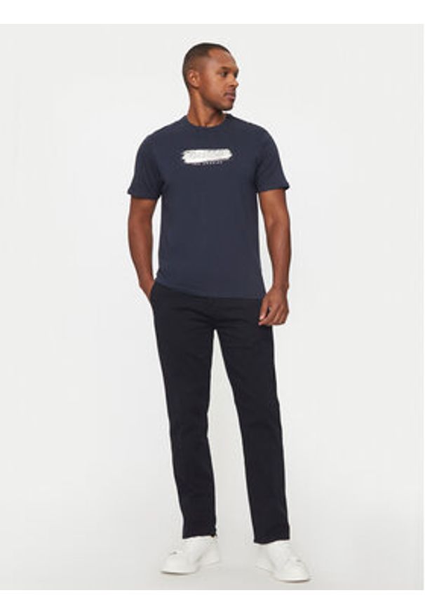 Guess Spodnie materiałowe M4BB16 WGHG1 Niebieski Regular Fit. Kolor: niebieski. Materiał: bawełna