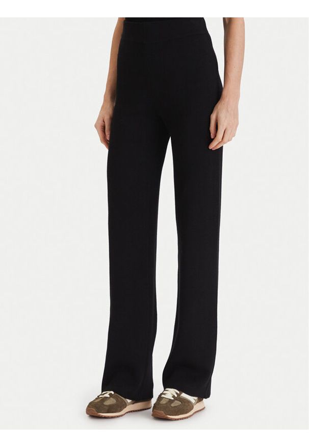 Vero Moda Spodnie dzianinowe Gold Art 10332174 Czarny Loose Fit. Kolor: czarny. Materiał: syntetyk