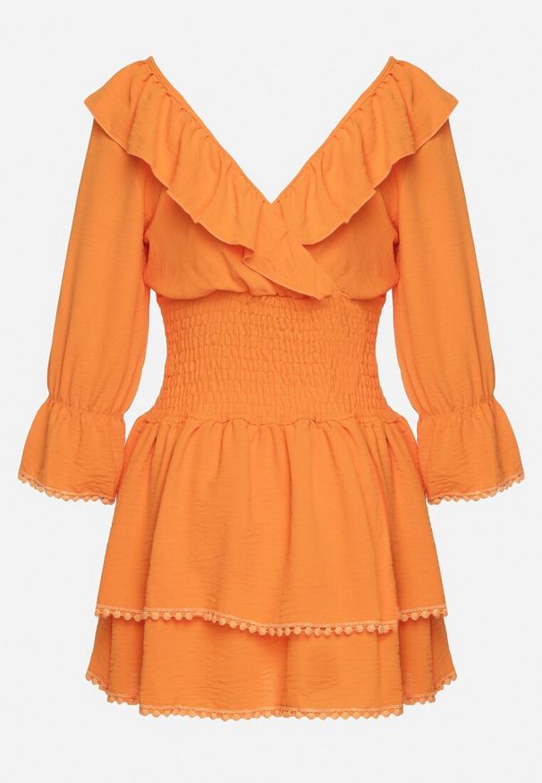 Born2be - Pomarańczowa Sukienka z Kopertowym Dekoltem i Gumką w Pasie Ozdobiona Falbanką Tesalie. Okazja: na co dzień. Typ kołnierza: dekolt kopertowy, kołnierz z falbankami. Kolor: pomarańczowy. Wzór: aplikacja. Sezon: wiosna, lato. Typ sukienki: kopertowe. Styl: casual, elegancki