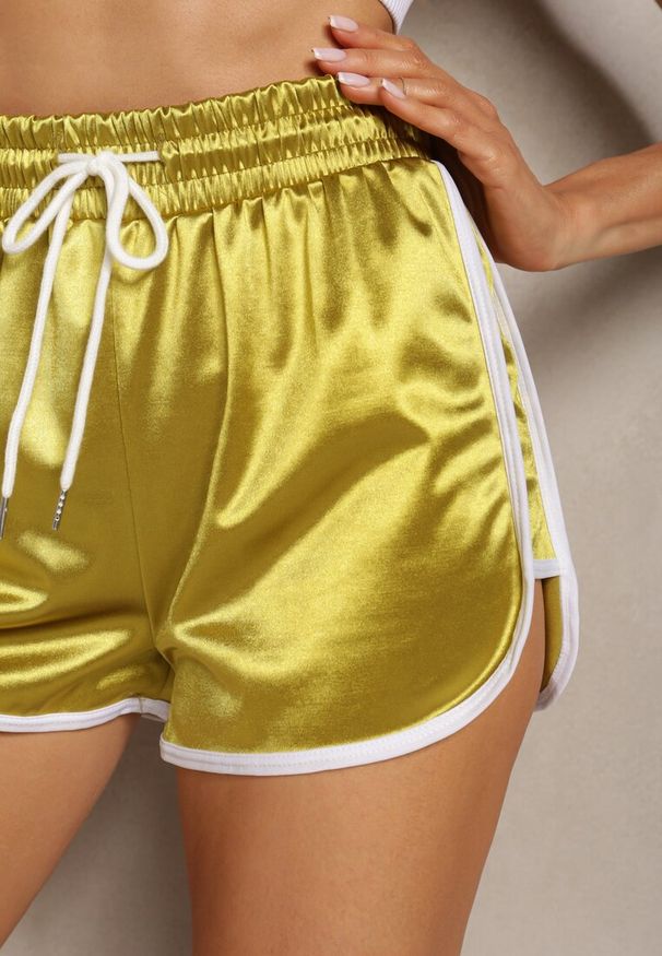Renee - Żółte Szorty z Gumką w Talii High Waist z Lampasami Timallena. Stan: podwyższony. Kolor: żółty. Styl: sportowy