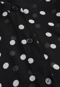 Born2be - Czarna Bawełniano-Wiskozowa Koszula w Groszki z Plisowanymi Rękawami Ronan. Okazja: na co dzień, na spotkanie biznesowe, do pracy. Kolor: czarny. Materiał: wiskoza, bawełna. Wzór: grochy. Styl: casual, biznesowy, klasyczny #3