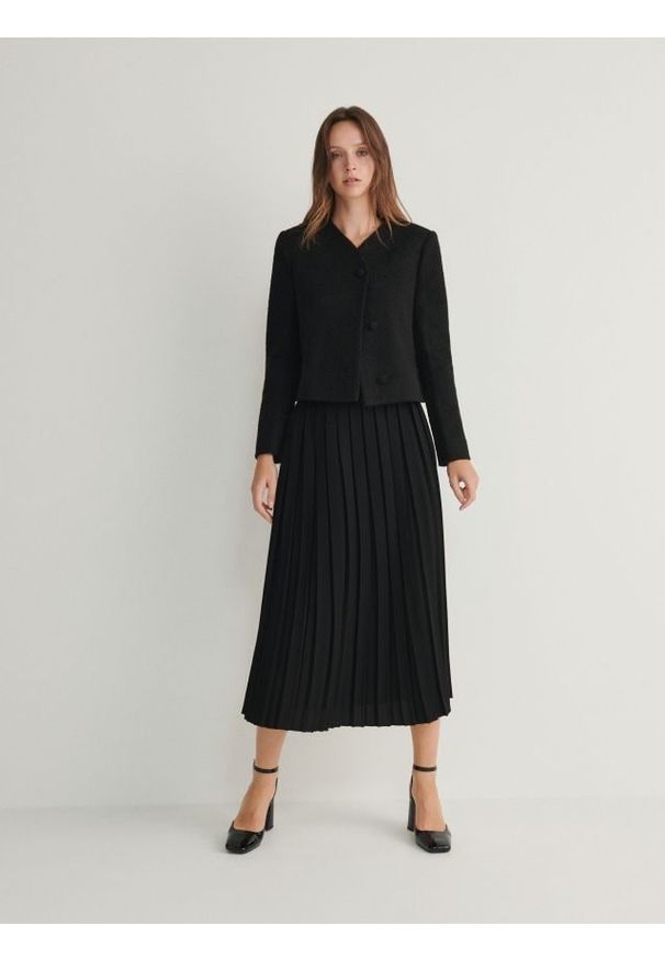 Reserved - Jednorzędowy żakiet - czarny. Kolor: czarny. Materiał: dzianina. Wzór: gładki