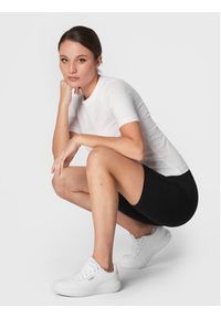 Gina Tricot T-Shirt Basic 17937 Biały Regular Fit. Kolor: biały. Materiał: bawełna