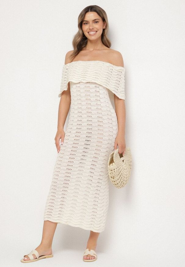 Born2be - Beżowa Ażurowa Sukienka o Fasonie Hiszpanki z Wywijanym Dekoltem Filiorra. Okazja: na co dzień. Typ kołnierza: dekolt hiszpanka. Kolor: beżowy. Materiał: jeans. Wzór: ażurowy. Styl: casual