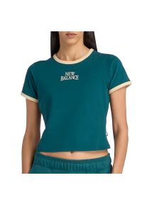 Koszulka damska New Balance WT61Y33QAAV - zielona. Kolor: zielony. Materiał: bawełna. Długość rękawa: krótki rękaw. Długość: krótkie. Wzór: napisy #1