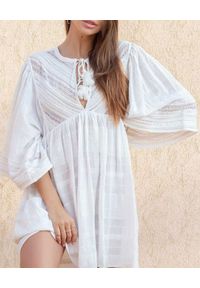 SCARLETT POPPIES - Biała sukienka mini z haftem. Kolor: biały. Wzór: haft. Typ sukienki: asymetryczne. Długość: mini #3
