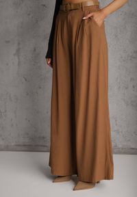 Renee - Brązowe Garniturowe Spodnie Szerokie z Wiskozy z Paskiem Moun. Kolor: brązowy. Materiał: wiskoza. Styl: elegancki #5