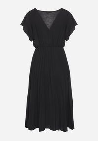 Born2be - Czarna Plisowana Sukienka z Kopertowym Dekoltem i Gumką w Talii Waretta. Typ kołnierza: dekolt kopertowy. Kolor: czarny. Typ sukienki: kopertowe. Styl: elegancki #4