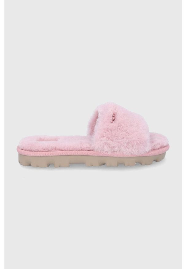 Ugg - UGG - Kapcie wełniane Cozette. Kolor: różowy. Materiał: wełna. Wzór: gładki