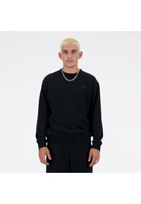 Bluza męska New Balance MT41506BK – czarna. Kolor: czarny. Materiał: dresówka, bawełna, tkanina. Wzór: haft, napisy, aplikacja