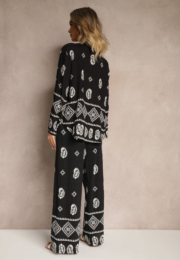 Renee - Czarny Komplet w Stylu Etno Spodnie z Gumką w Pasie i Bluzka Oversize Eviralyn. Kolor: czarny