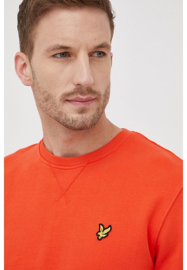 Lyle & Scott bluza bawełniana męska kolor pomarańczowy gładka. Okazja: na co dzień. Kolor: pomarańczowy. Materiał: bawełna. Wzór: gładki. Styl: casual