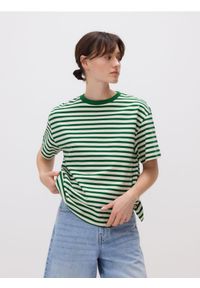 Reserved - Bawełniany t-shirt w paski - zielony. Kolor: zielony. Materiał: bawełna. Wzór: paski