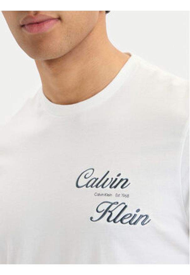 Calvin Klein Jeans T-Shirt SS 30s EU LV04RG804G Biały Regular Fit. Kolor: biały. Materiał: bawełna