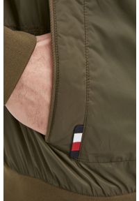 TOMMY HILFIGER - Tommy Hilfiger kurtka bomber męski kolor zielony przejściowa. Okazja: na co dzień. Kolor: zielony. Styl: casual #8
