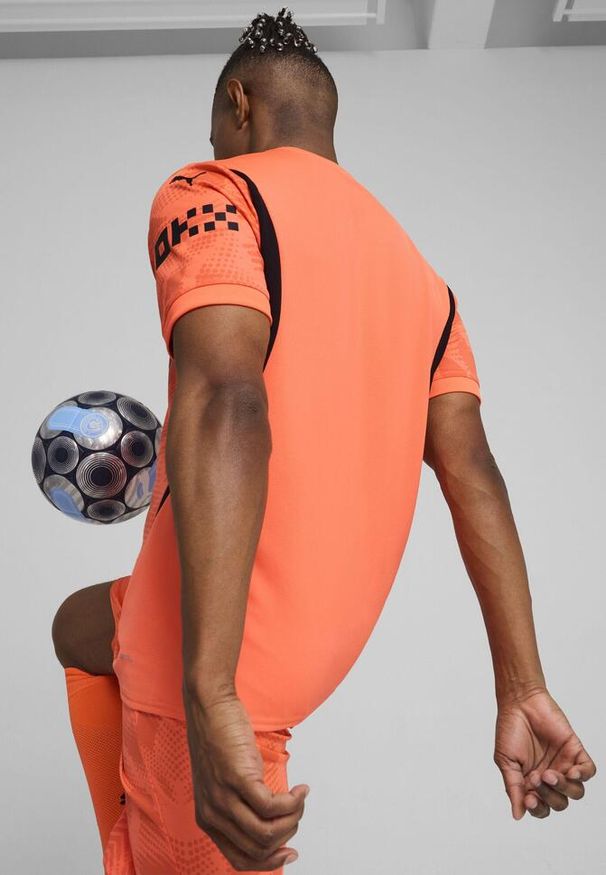 Puma - Męska koszulka bramkarska z krótkim rękawem Manchester City 24/25 PUMA. Kolor: żółty, pomarańczowy, wielokolorowy. Długość rękawa: krótki rękaw. Długość: krótkie