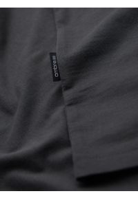 Ombre Clothing - Męska klasyczna bawełniana koszulka z dekoltem w serek BASIC – grafitowa V3 OM-TSBS-0237 - XXL. Typ kołnierza: dekolt w serek. Kolor: szary. Materiał: bawełna. Styl: klasyczny #7