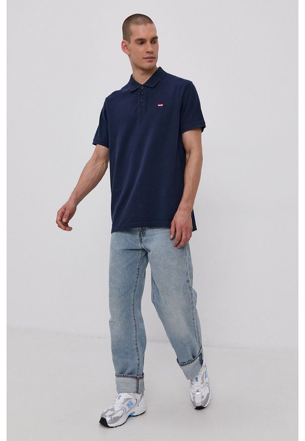 Levi's® - Levi's - Polo. Okazja: na co dzień, na spotkanie biznesowe. Typ kołnierza: polo. Kolor: niebieski. Materiał: dzianina, materiał. Długość: krótkie. Wzór: gładki. Styl: biznesowy, casual