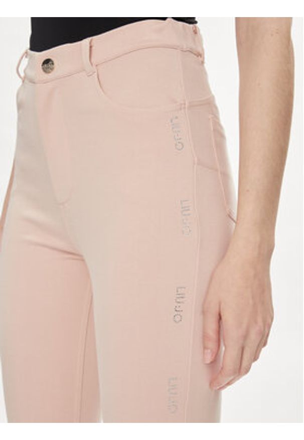 Liu Jo Spodnie materiałowe TA4149 JS182 Różowy Regular Fit. Kolor: różowy. Materiał: wiskoza