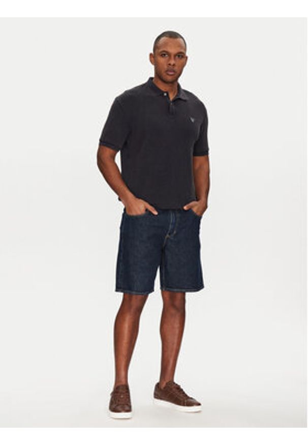 Guess Polo M5GP05 KCSG1 Granatowy Regular Fit. Typ kołnierza: polo. Kolor: niebieski. Materiał: bawełna